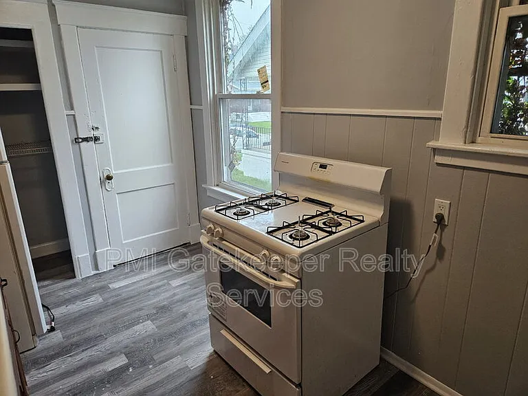 5402 Rolston Ave — Photo 18