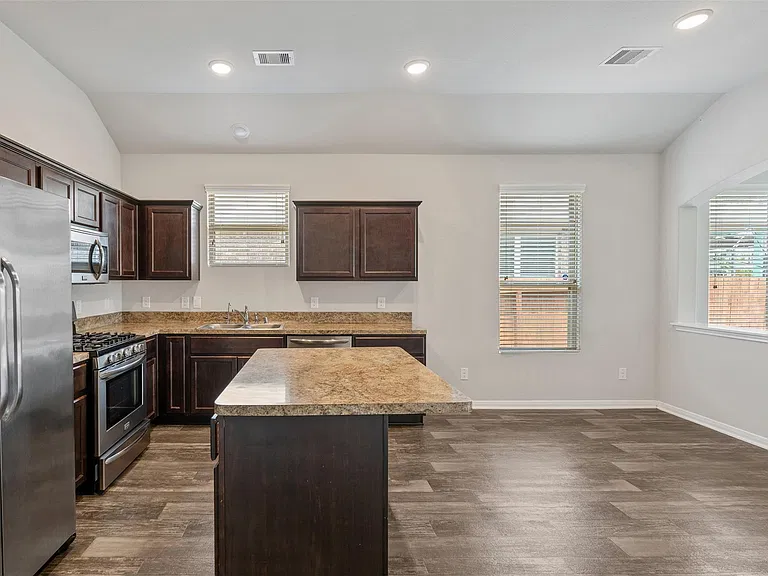 5126 Chester Springs Ln — Photo 6