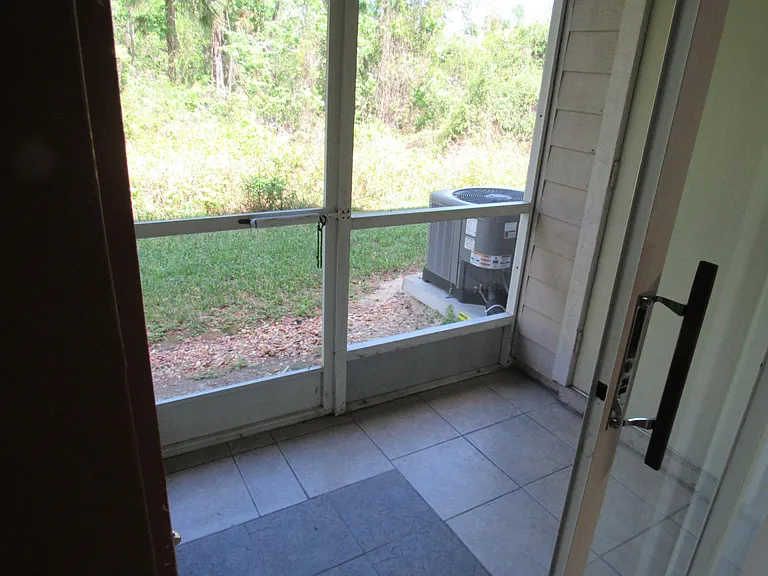 109 Reserve Cir #113 — Photo 33
