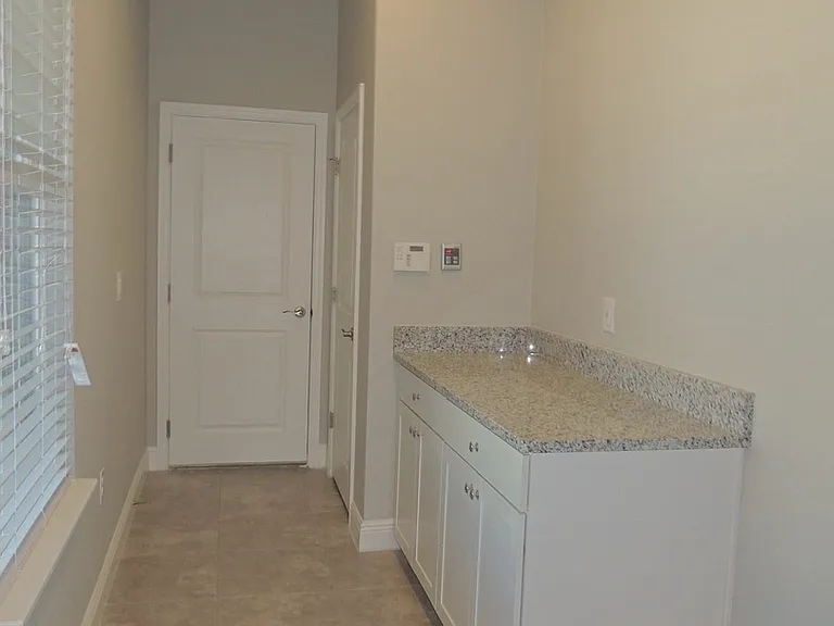 7153 Summerlake Groves St — Photo 6