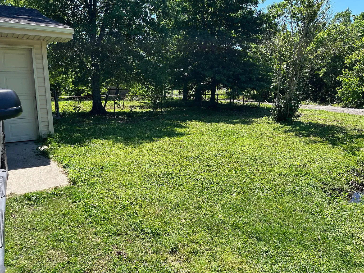 2902 Winston St — Photo 2