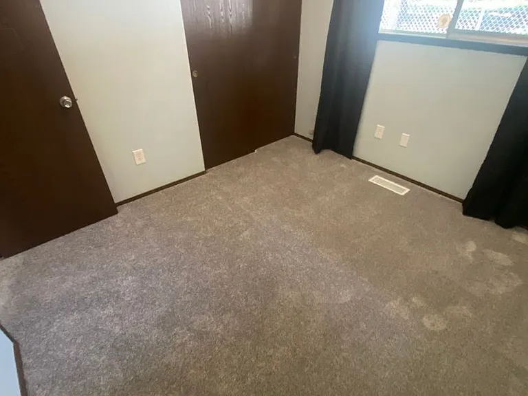 1335 Woodglen St NE — Photo 21