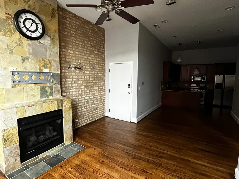 1378 N Wolcott Ave #1A — Photo 4