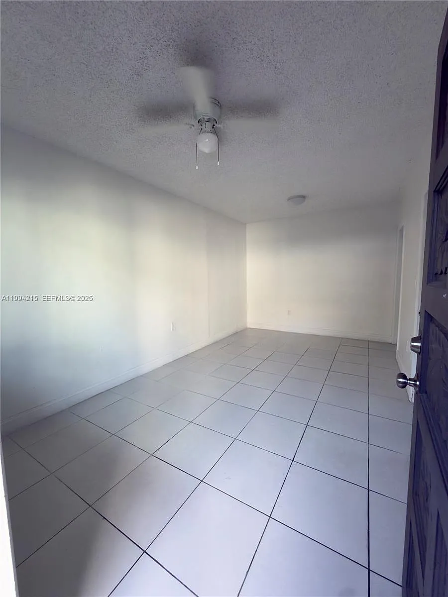 Building Photo - 2622 NW 24th St #3A