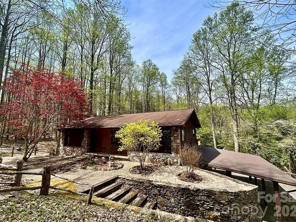 1st image of 45 Crescent Point Dr