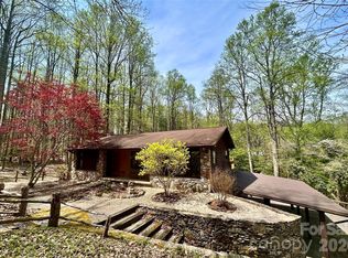 45 Crescent Point Dr, Hendersonville, NC 28739