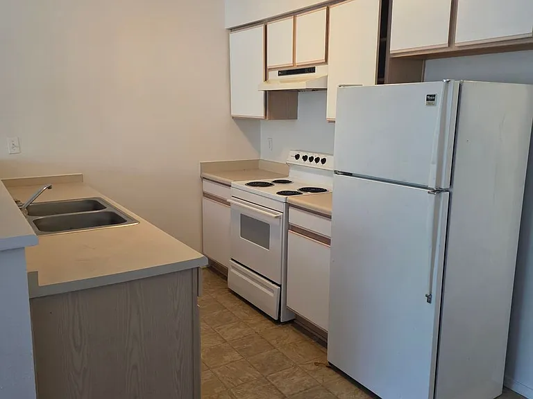 2595 Yori Ave — Photo 2