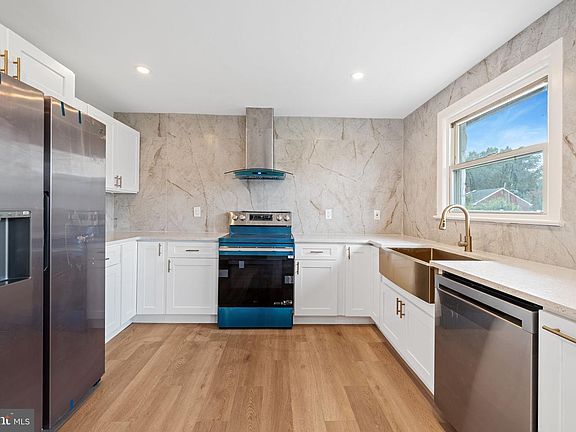 5th image of 1381 Deutz Ave