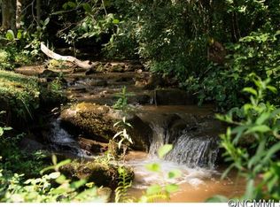 99999 Red Oak Forest Ln, Fairview, NC 28730