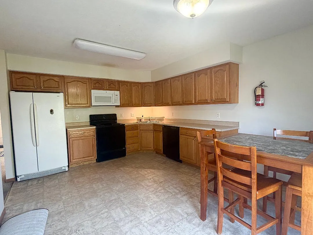 873 Quadrilla Street - 1 — Photo 3