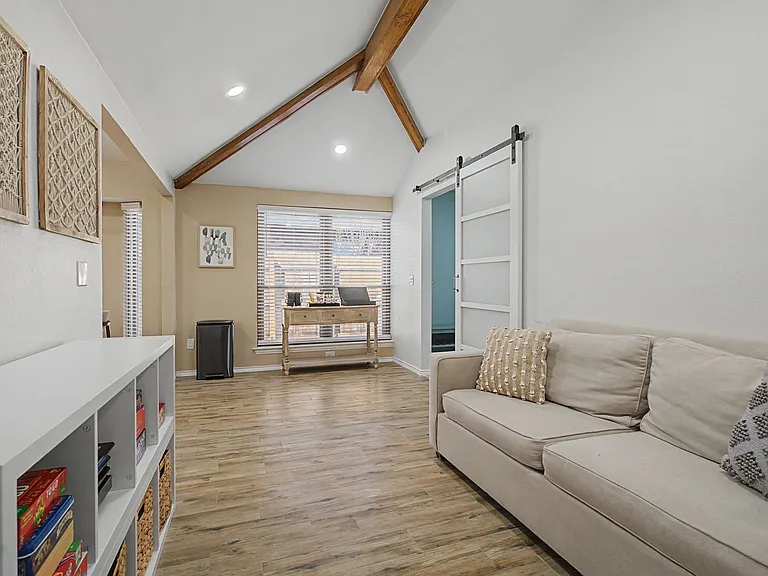 1203 Babbling Brook Dr — Photo 24
