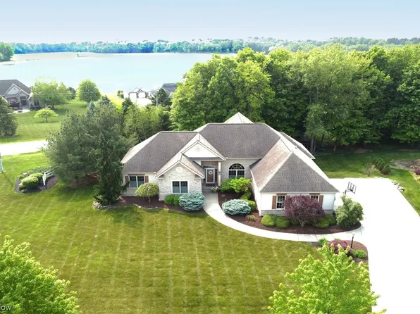 2231 Meadowsweet Ln, Streetsboro, OH 44241