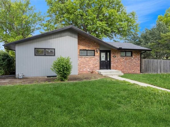 5001 Reinhardt Dr, Roeland Park, KS 66205
