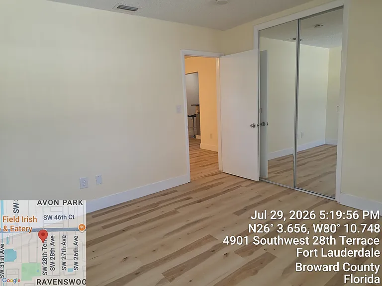 4901 SW 28th Ter — Photo 8