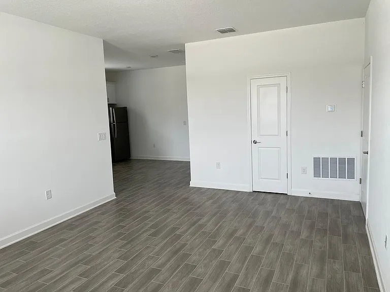 5016 Center Ct — Photo 14
