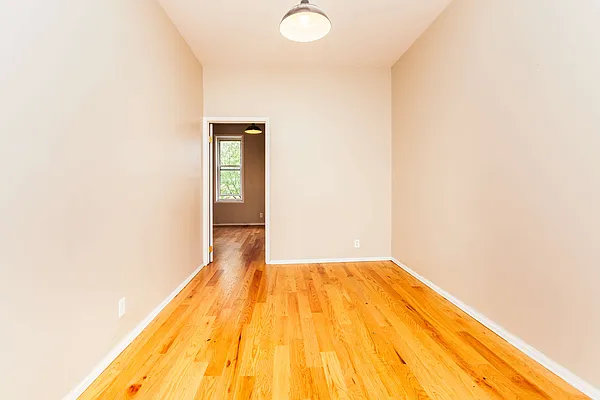 Rented by Nooklyn NYC LLC | media 8