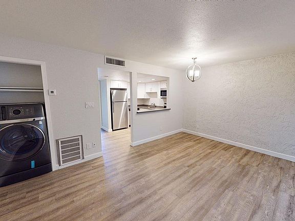 2nd image of 1601 W Missouri Ave #4