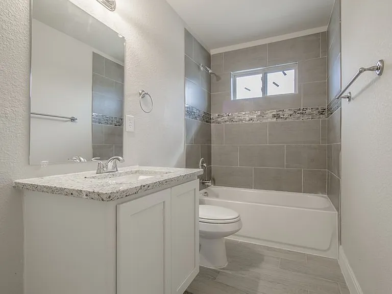 7503 Savannah Brks — Photo 21