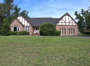 206 S Farr Ave, Andrews, SC 29510