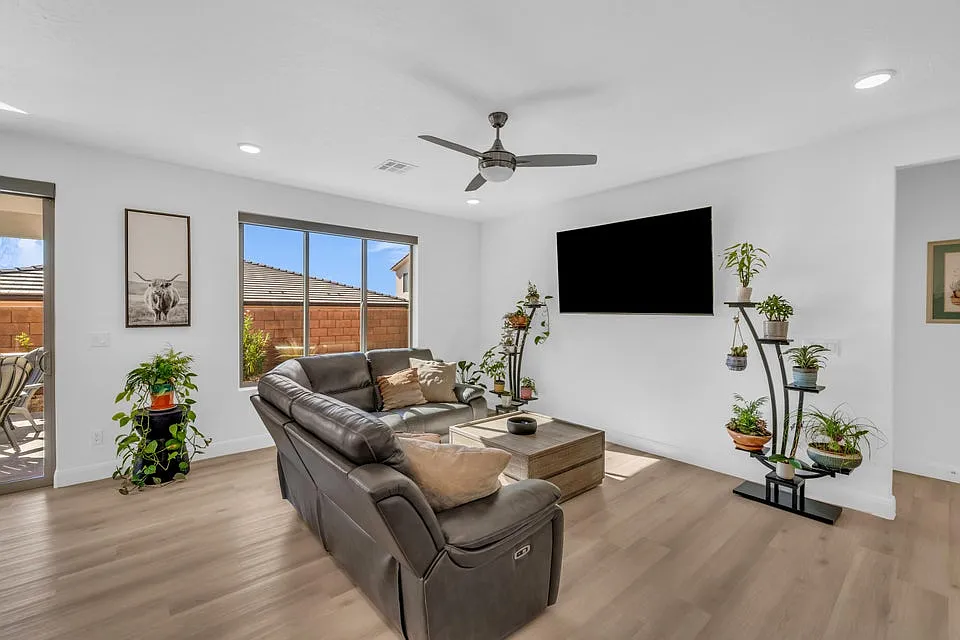 4546 S Lucy Ln - BH - 1 — Photo 4
