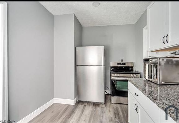 4th image of 3237 W 32nd St #1