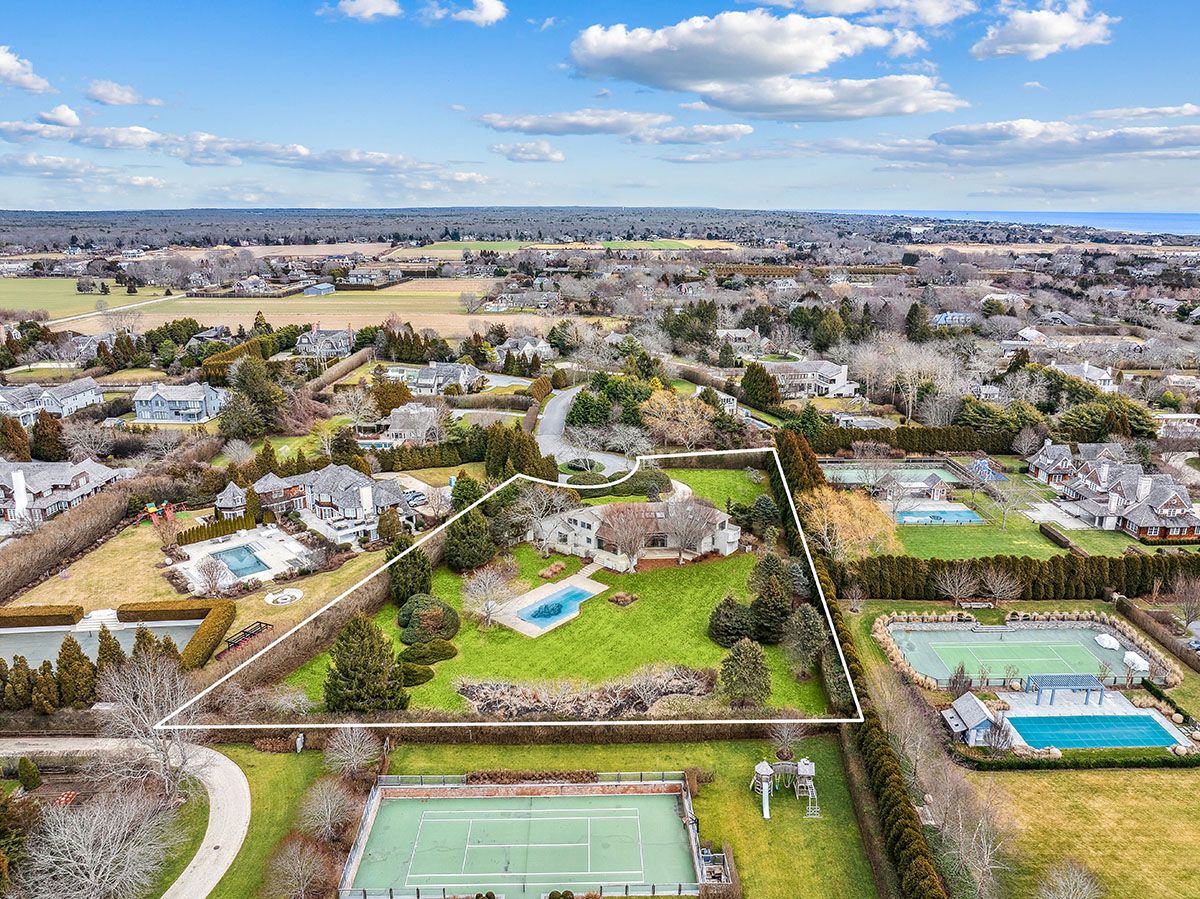 139 Old Barn Ln, Sagaponack, NY 11962 Out East