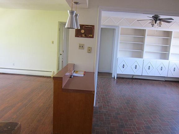 3rd image of 17 Durkee St