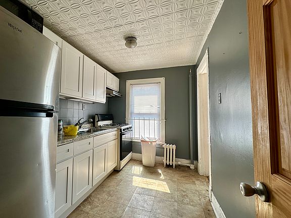 2nd image of 448 47th St #3