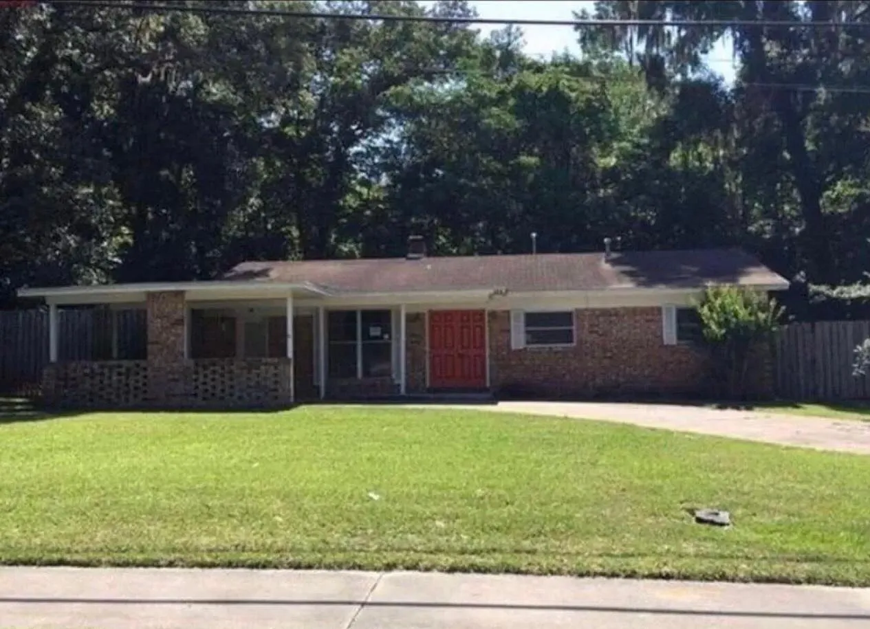 531 NW 34th Street — Photo 1
