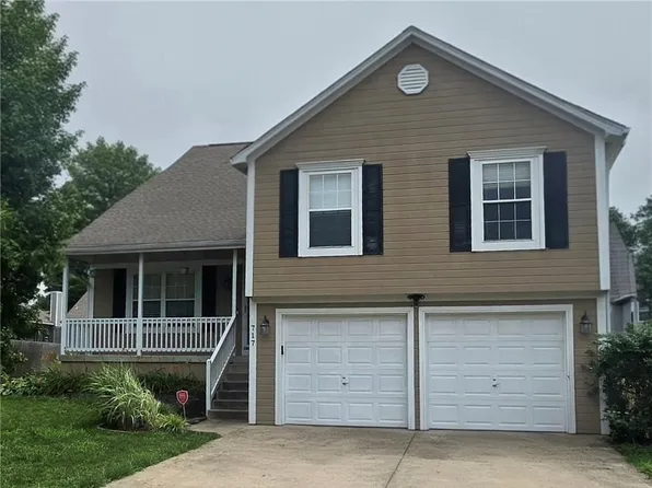 717 Canter St, Raymore, MO 64083