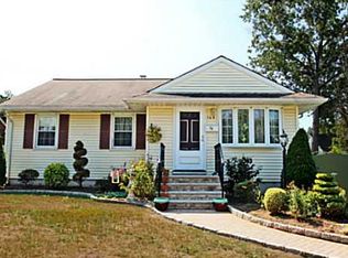 169 Crescent St, Woodbridge, NJ