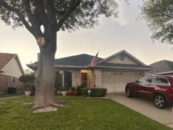 4913 Colonial Park Dr, Haltom City, TX 76117