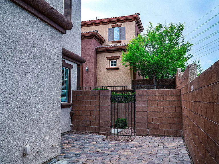 2334 Malaga Peak St — Photo 75