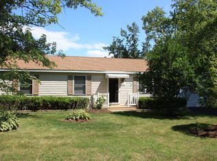 1906 Fairfield Rd, Lindenhurst, IL 60046