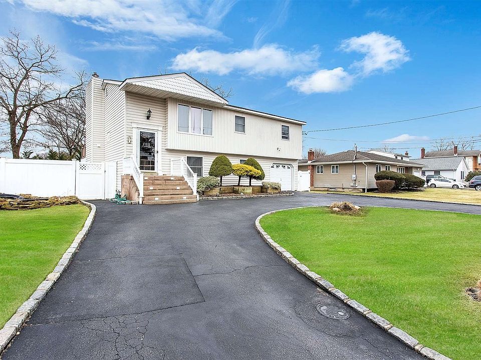 136 Seneca Street, Ronkonkoma, NY 11779 Zillow