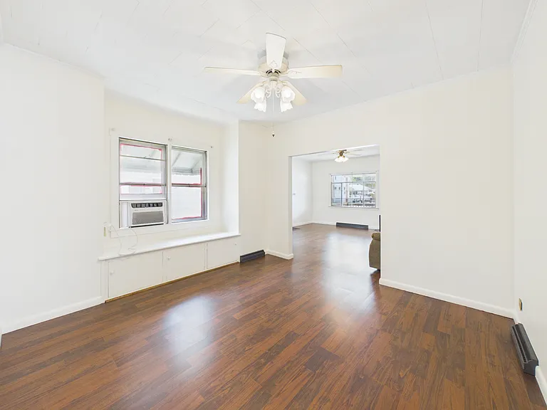 305 S Chelsea St — Photo 6