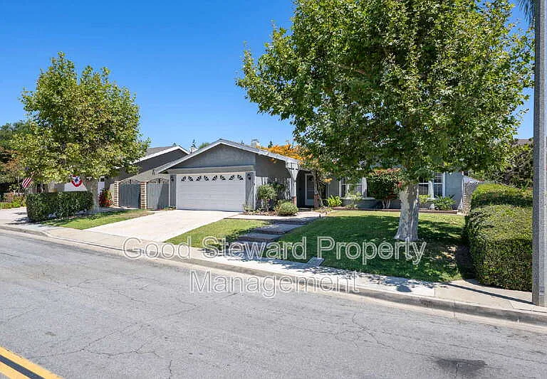 20251 Avenida Del Norte — Photo 2
