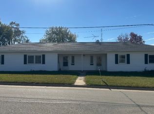 105 W Willman St, Hiawatha, IA 52233