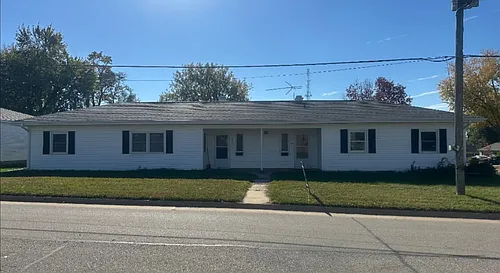 105 W Willman St Photo 1