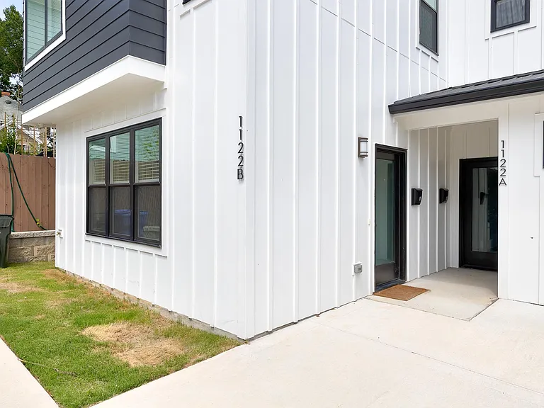 1120 Gurley St #B — Photo 14