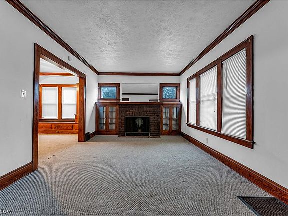 4th image of 93 Ellenwood Ave #1