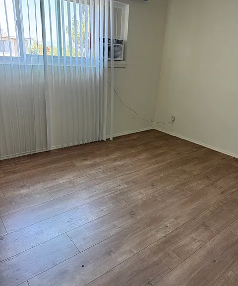 6660 Woodman Ave #306 — Photo 9
