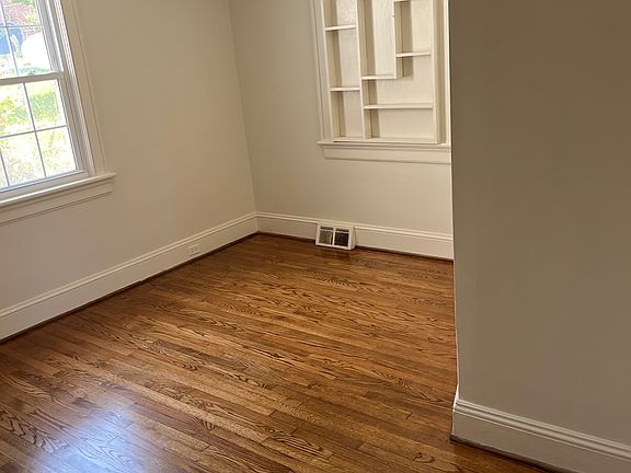 4th image of 2210 King St