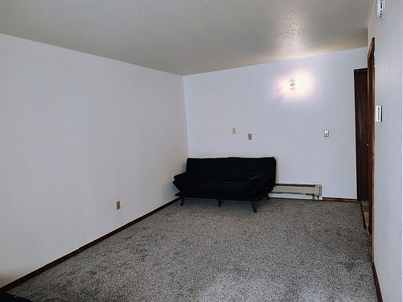 4th image of 1546 S Cushman St #206