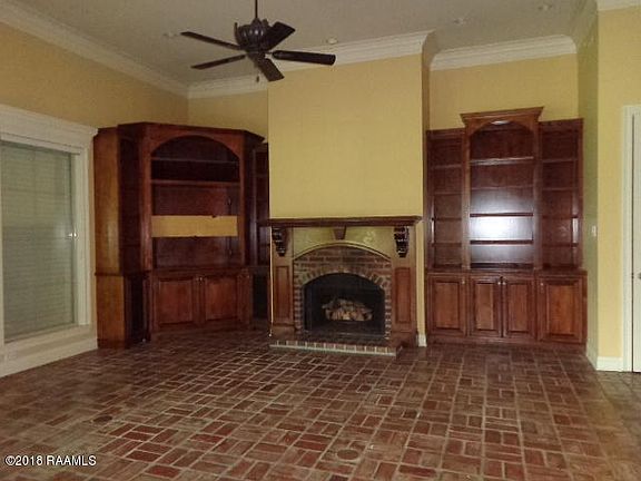 4th image of 8811 Oak Creek Ln
