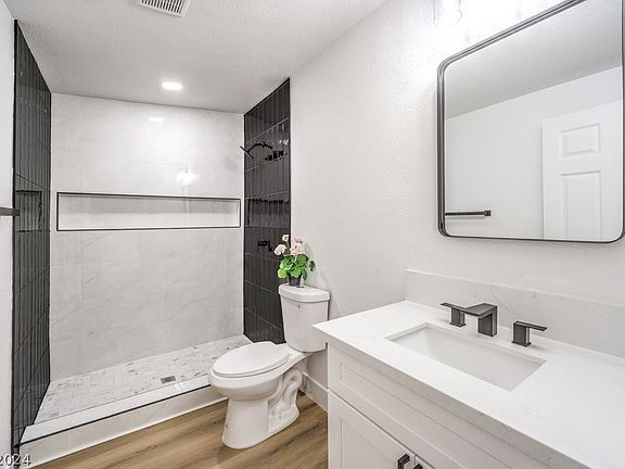 3rd image of 2901 Howard Dr