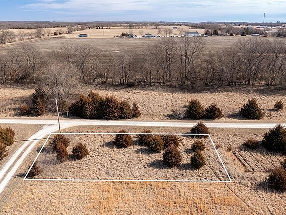 3rd image of 2 Illinois Dr