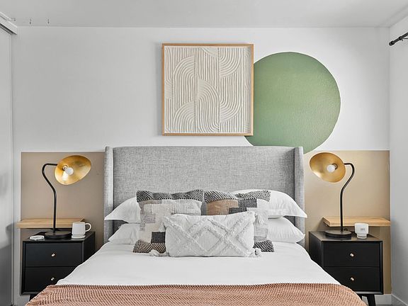 5th image of 912 N Fig St APT F
