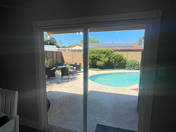 3rd image of 2409 Glenfaire Dr
