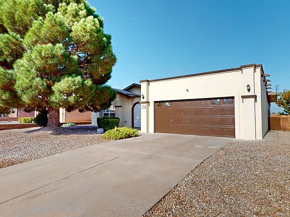 3rd image of 843 San Miguel St